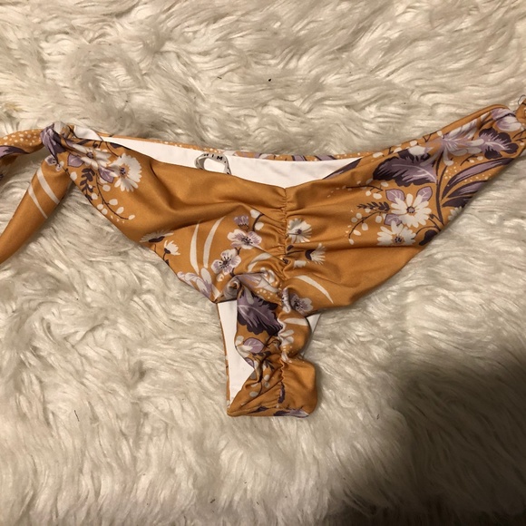 Vitamin A Gidget Tie-Side Bikin Bottom size S - Picture 2 of 4
